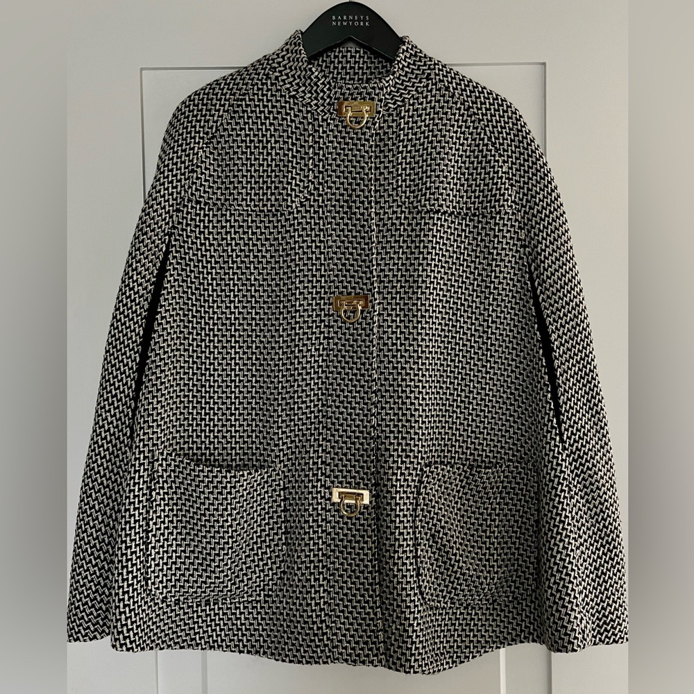 Skirtin Around Tweed Cape
